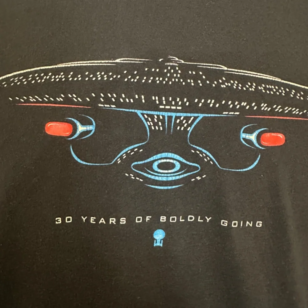 Star Trek 30th Anniversary T Shirt XXL Gently worn 60% cotton / 40% polyester - Picture 2 of 3